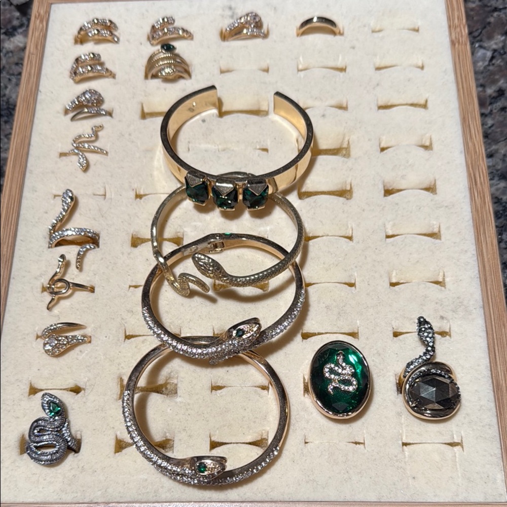 Elegant Snake Gold and Green Jewelry Set